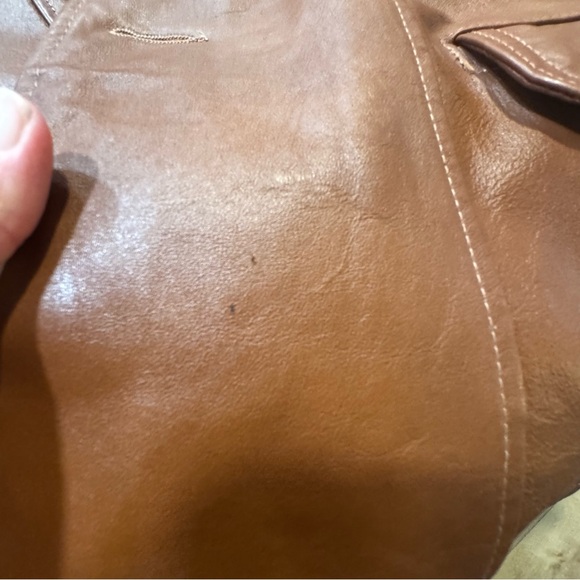 Men's brown caramel colored long sleeved leather button up jacket, pockets, L. - Picture 15 of 16